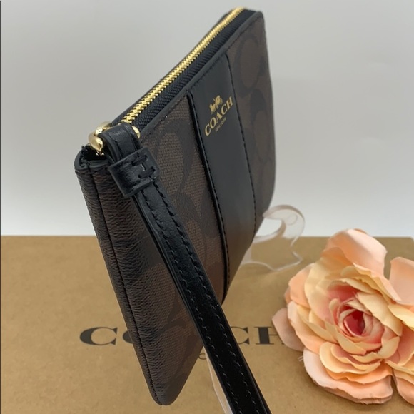 COACH Corner Zip Wristlet In Signature Canvas - Picture 3 of 8